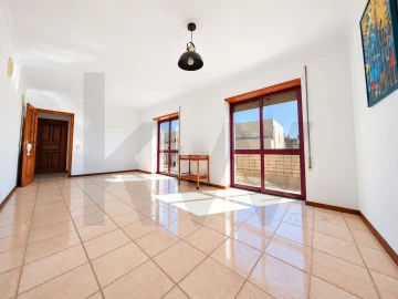 Apartamento T2 para Venda em Tavarede
