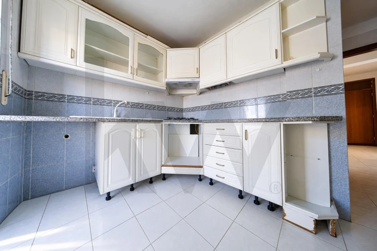 Apartamento T2 para Venda em Tavarede Foto 14