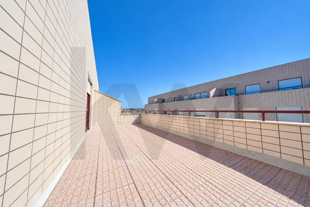 Apartamento T2 para Venda em Tavarede Foto 4
