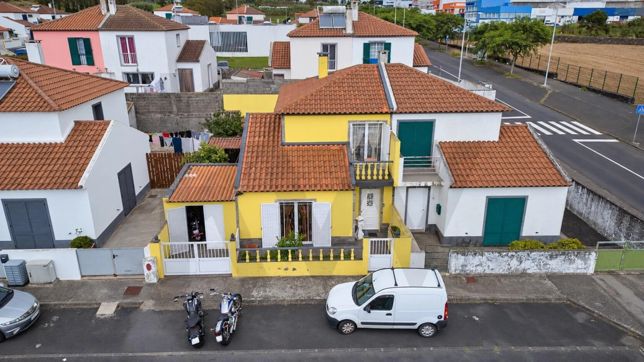 Moradia T4 para Venda em Relva Foto 1
