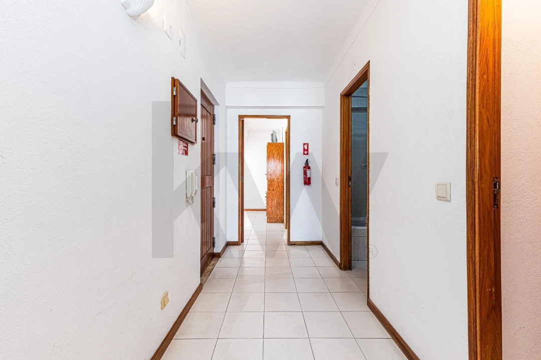 Apartamento T2 para Arrendamento em Armação de Pera Foto 10