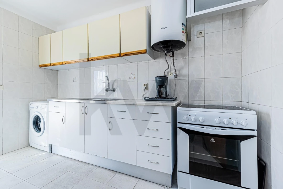 Apartamento T2 para Arrendamento em Armação de Pera Foto 11