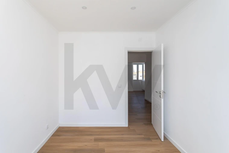 Apartamento T3 para Venda em Venteira Foto 3