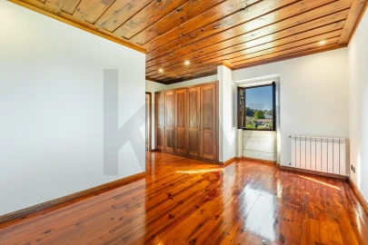 Moradia T5 para Venda em Montaria