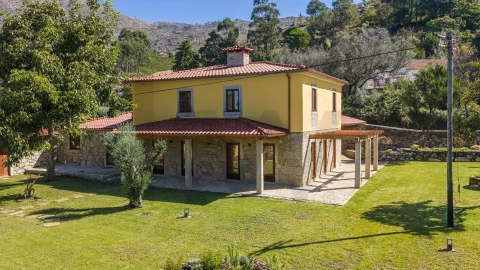 Moradia T5 para Venda em Montaria