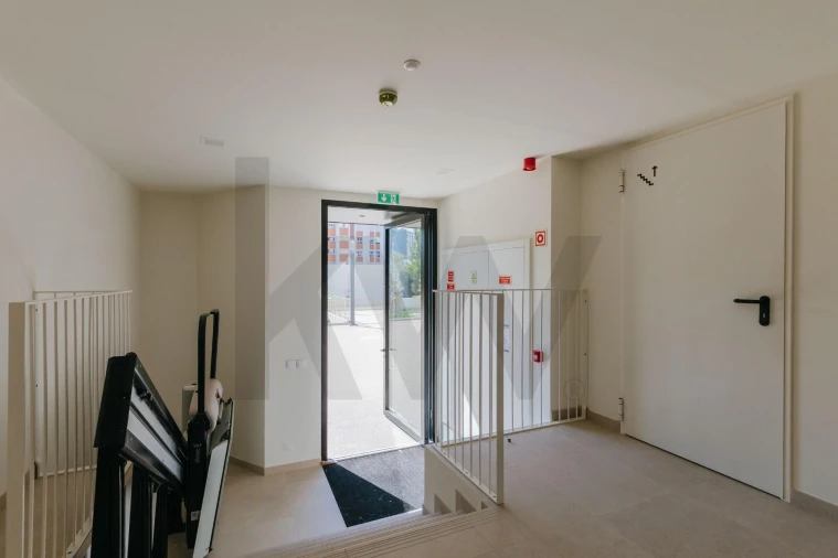 Apartamento T2 para Arrendamento em Santa Clara Foto 7