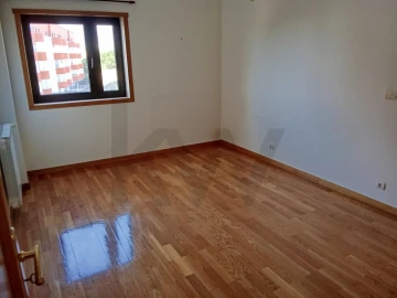 Apartamento T3 para Venda em Algés, Linda-A-Velha e Cruz Quebrada-Dafundo