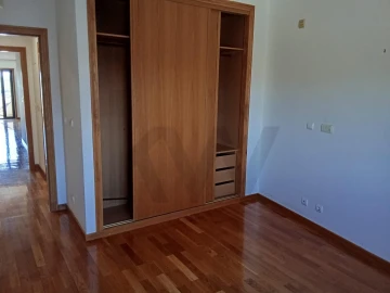 Apartamento T3 para Venda em Algés, Linda-A-Velha e Cruz Quebrada-Dafundo