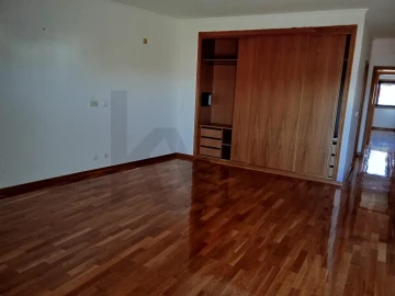Apartamento T3 para Venda em Algés, Linda-A-Velha e Cruz Quebrada-Dafundo