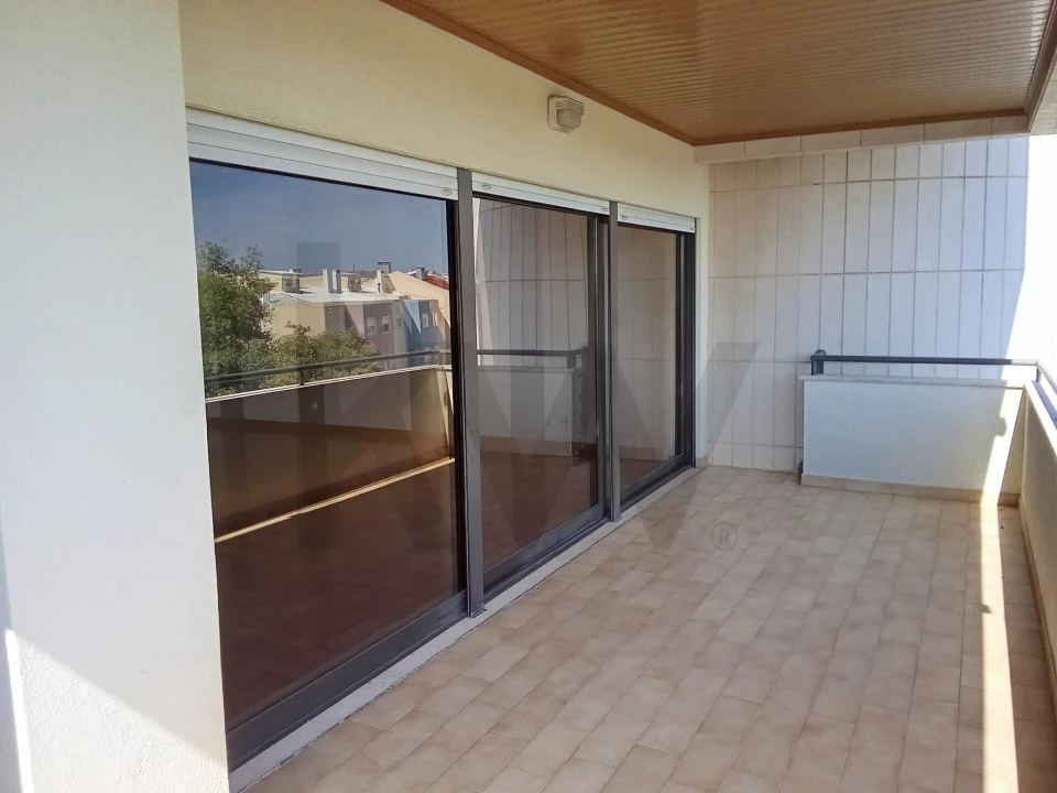 Apartamento T3 para Venda em Algés, Linda-A-Velha e Cruz Quebrada-Dafundo Foto 5