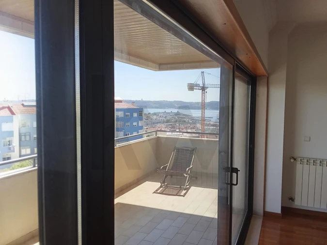 Apartamento T3 para Venda em Algés, Linda-A-Velha e Cruz Quebrada-Dafundo Foto 4