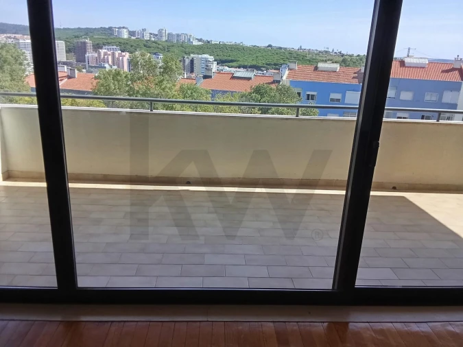 Apartamento T3 para Venda em Algés, Linda-A-Velha e Cruz Quebrada-Dafundo Foto 3
