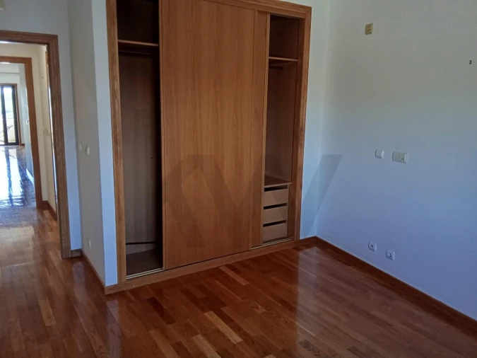 Apartamento T3 para Venda em Algés, Linda-A-Velha e Cruz Quebrada-Dafundo Foto 21