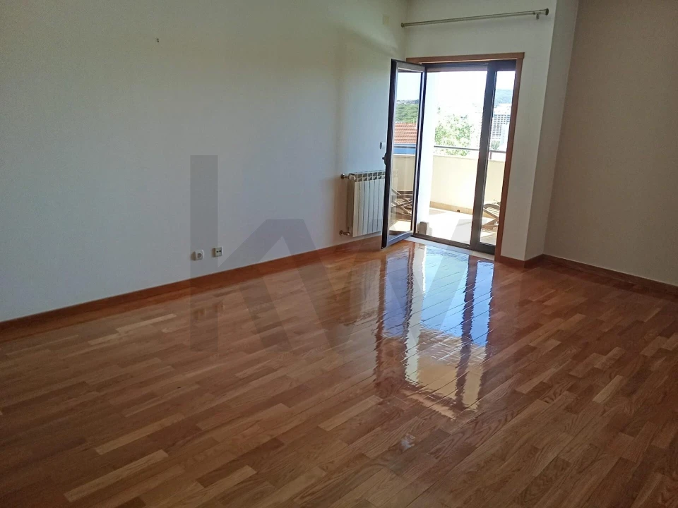Apartamento T3 para Venda em Algés, Linda-A-Velha e Cruz Quebrada-Dafundo Foto 9