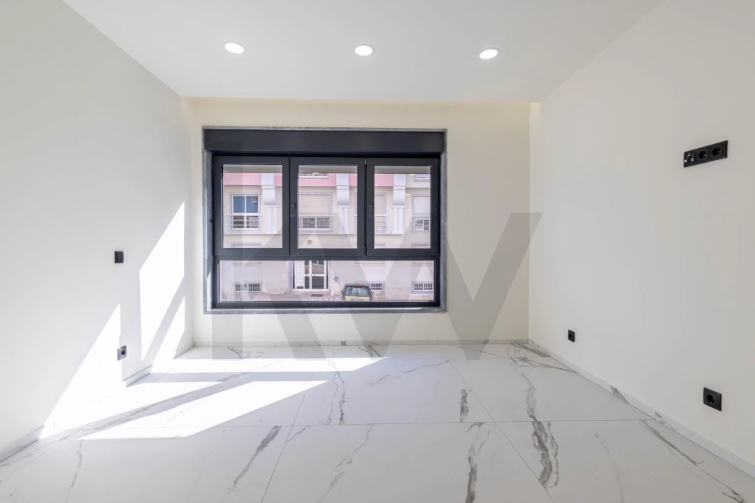 Apartamento T3 para Venda em Rio de Mouro Foto 12