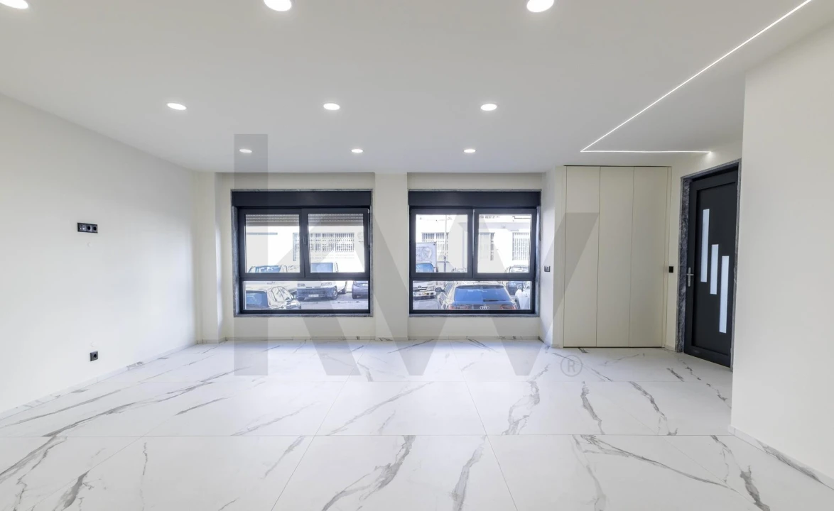 Apartamento T3 para Venda em Rio de Mouro Foto 3