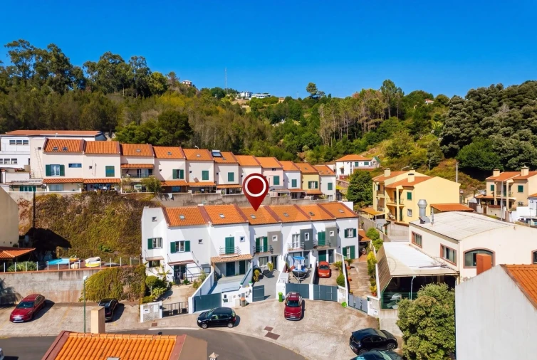 Moradia T2 para Venda em Caniço Foto 4