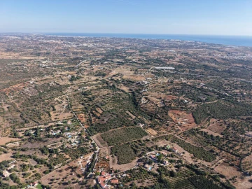 Terreno para Venda em Alcantarilha e Pêra