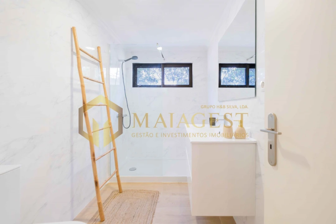 Apartamento T2 para Arrendamento em Paranhos Foto 9