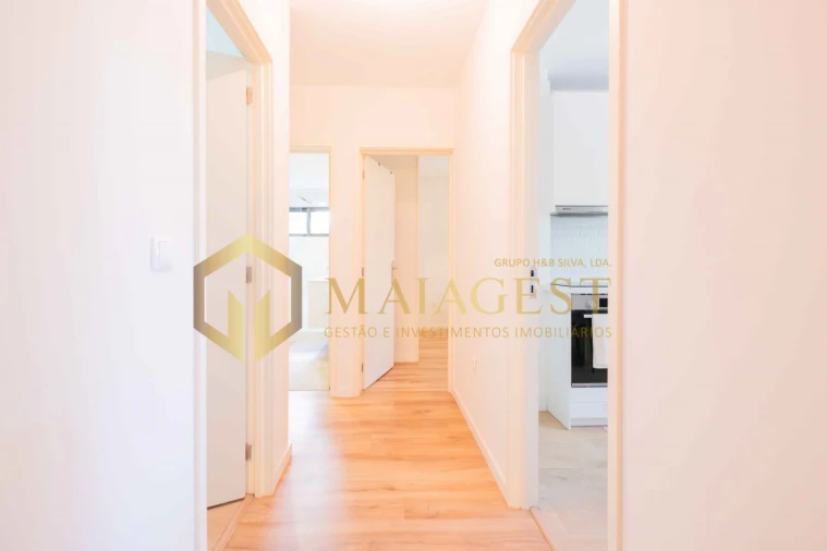 Apartamento T2 para Arrendamento em Paranhos Foto 25