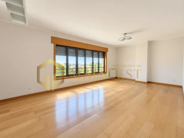 Apartamento T2 para Arrendamento em Vila Nova da Telha
