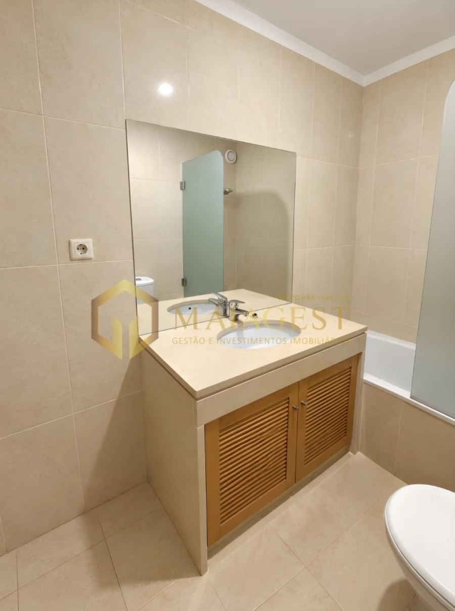 Apartamento T2 para Arrendamento em Vila Nova da Telha Foto 18