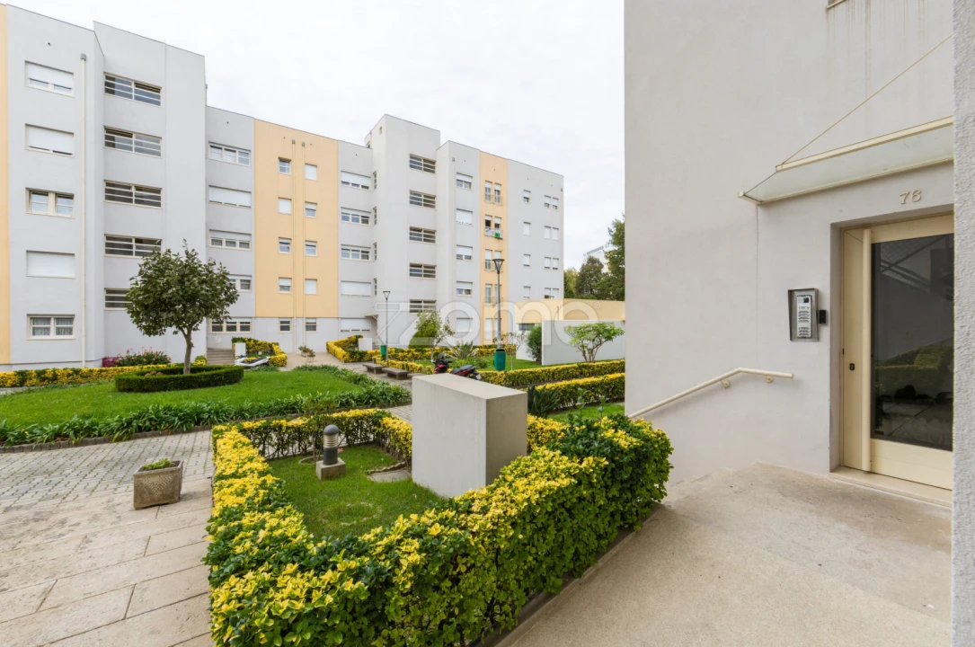 Apartamento T3 para Venda em Lordelo do Ouro e Massarelos Foto 1