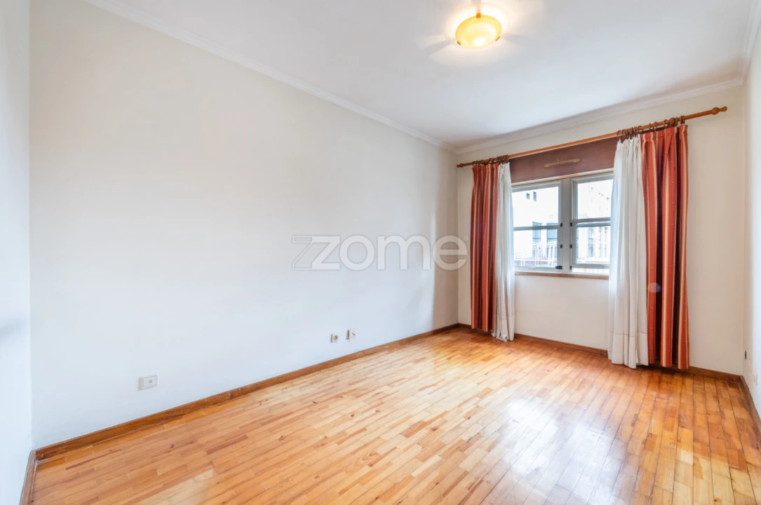Apartamento T3 para Venda em Lordelo do Ouro e Massarelos Foto 11