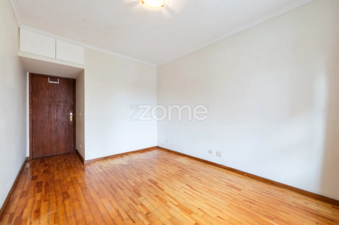 Apartamento T3 para Venda em Lordelo do Ouro e Massarelos Foto 12