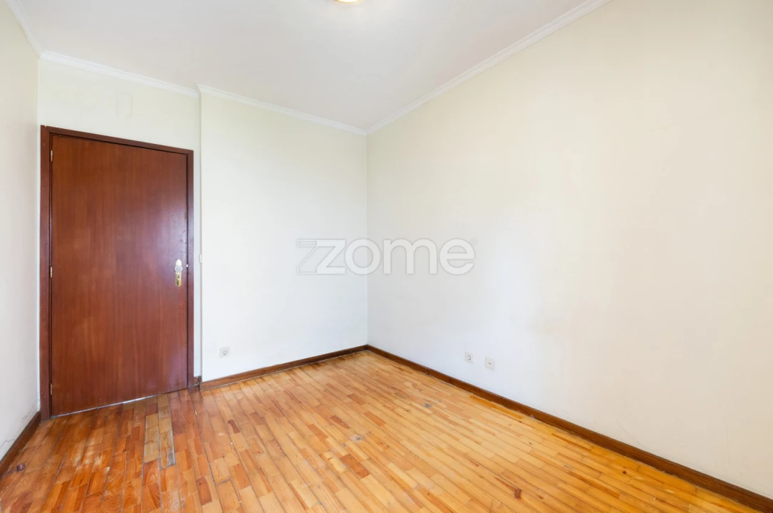Apartamento T3 para Venda em Lordelo do Ouro e Massarelos Foto 16