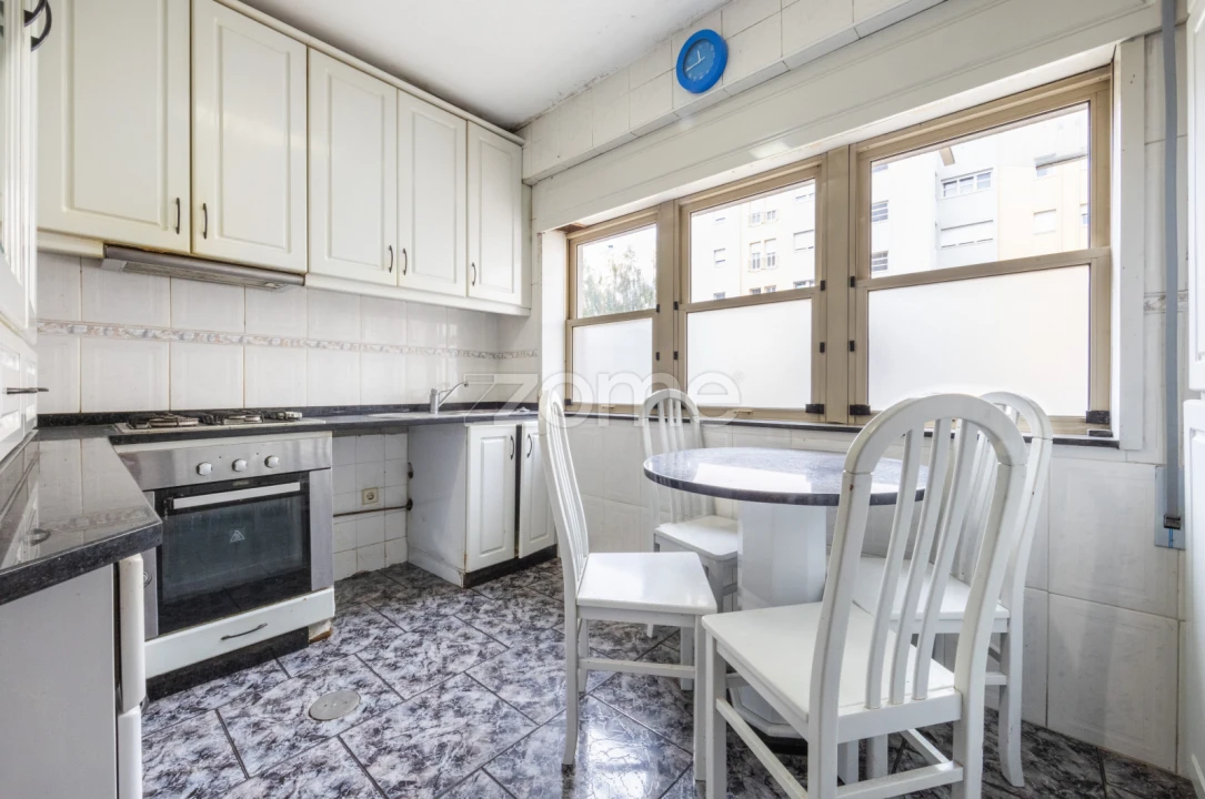 Apartamento T3 para Venda em Lordelo do Ouro e Massarelos Foto 22