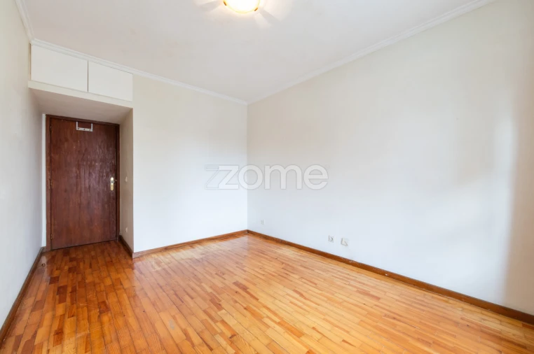 Apartamento T3 para Venda em Lordelo do Ouro e Massarelos Foto 12
