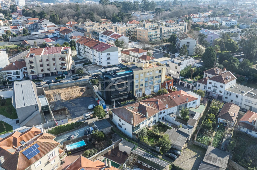 Apartamento T4 para Venda em Lordelo do Ouro e Massarelos Foto 7