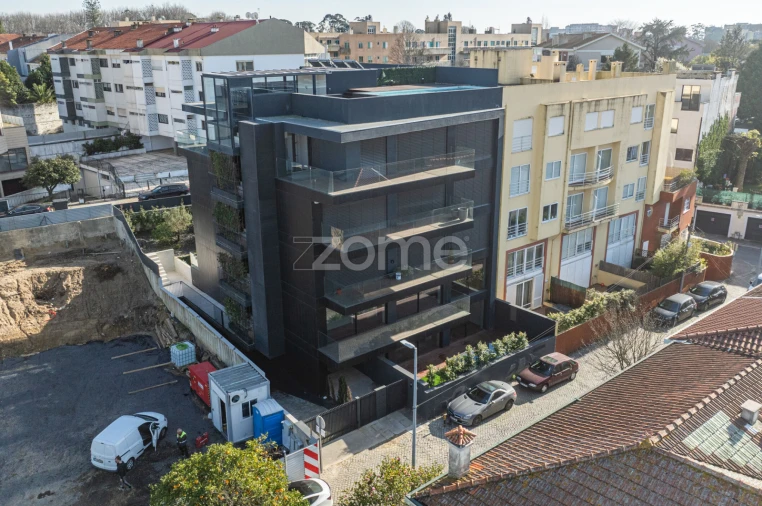 Apartamento T4 para Venda em Lordelo do Ouro e Massarelos Foto 13