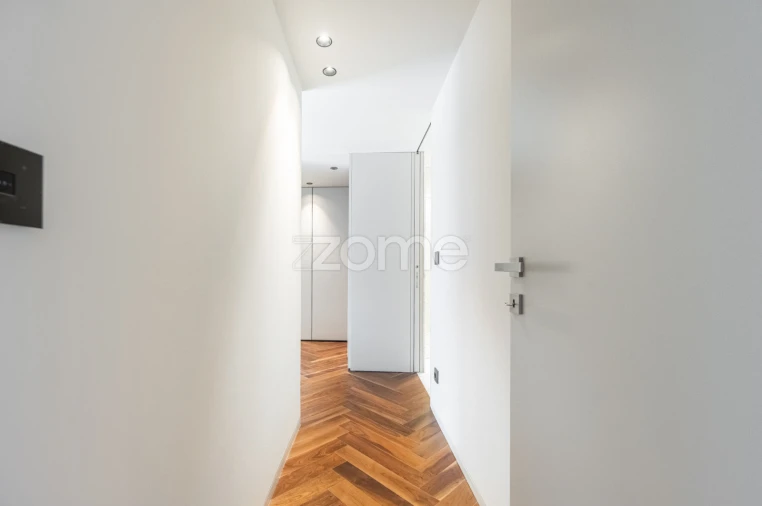 Apartamento T4 para Venda em Lordelo do Ouro e Massarelos Foto 28
