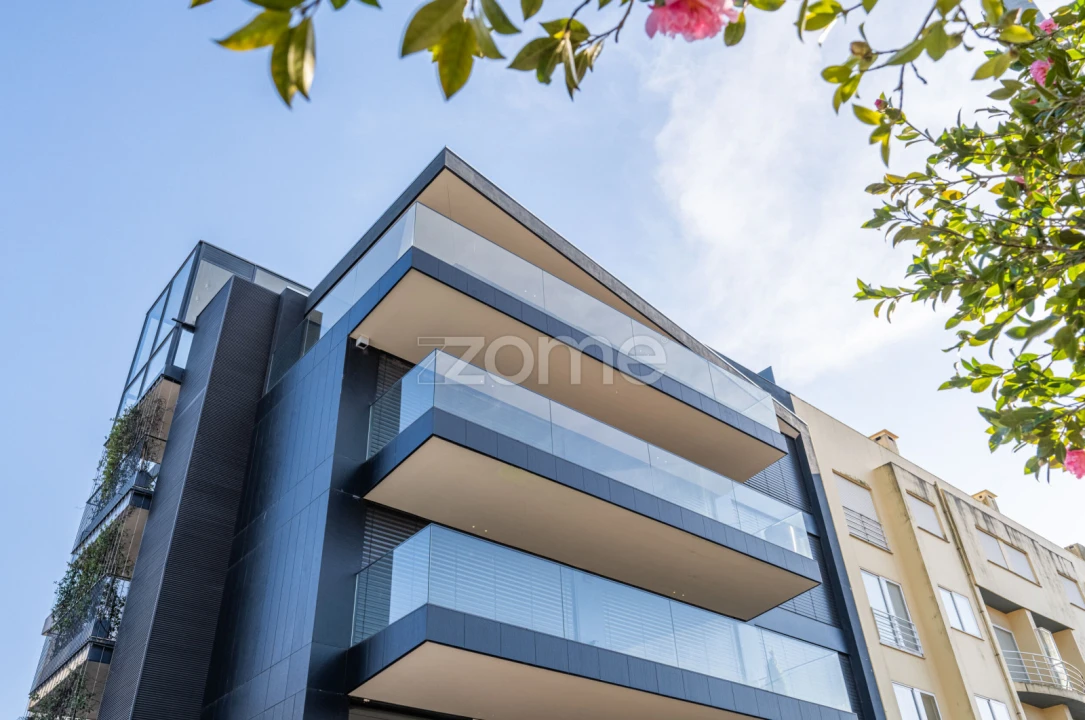Apartamento T4 para Venda em Lordelo do Ouro e Massarelos Foto 2
