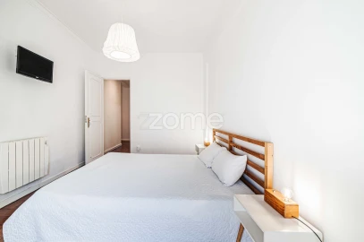 Apartamento T2 para Venda em Santa Maria e São Miguel, São Martinho, São Pedro Penaferrim