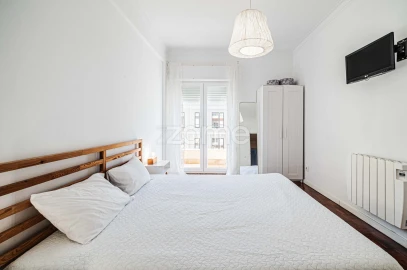 Apartamento T2 para Venda em Santa Maria e São Miguel, São Martinho, São Pedro Penaferrim