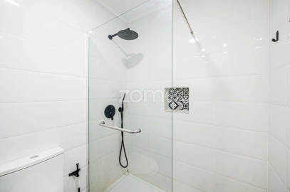 Apartamento T2 para Venda em Santa Maria e São Miguel, São Martinho, São Pedro Penaferrim