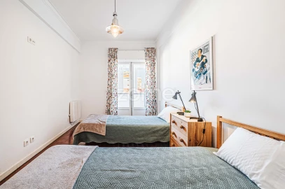 Apartamento T2 para Venda em Santa Maria e São Miguel, São Martinho, São Pedro Penaferrim