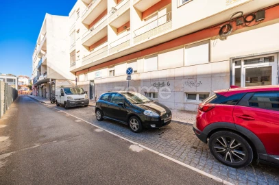 Apartamento T2 para Venda em Santa Maria e São Miguel, São Martinho, São Pedro Penaferrim
