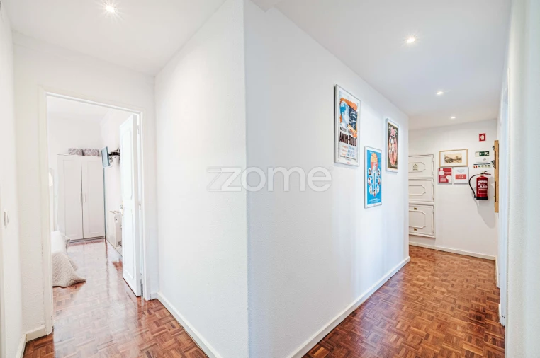 Apartamento T2 para Venda em Santa Maria e São Miguel, São Martinho, São Pedro Penaferrim Foto 2