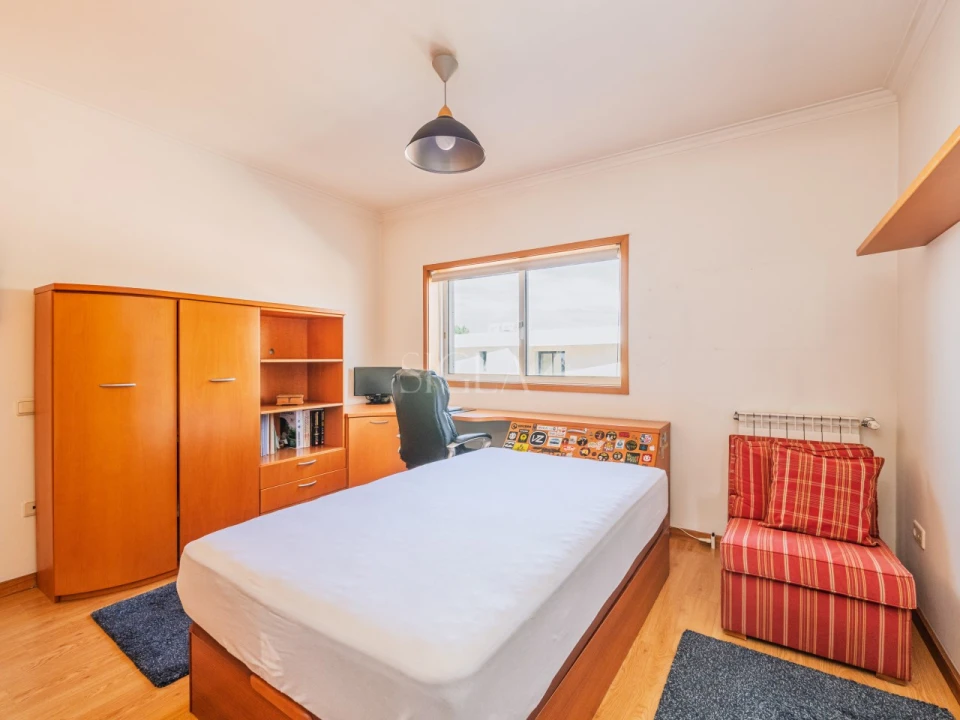 Moradia T4 para Venda em Madalena Foto 18