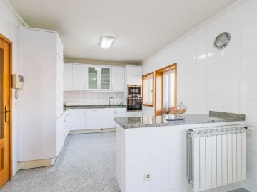 Moradia T4 para Venda em Madalena