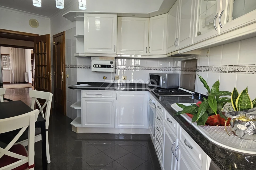 Apartamento T3 para Arrendamento em São Domingos de Rana Foto 1
