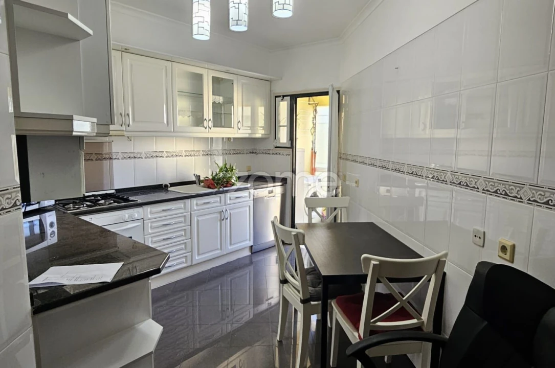 Apartamento T3 para Arrendamento em São Domingos de Rana Foto 2