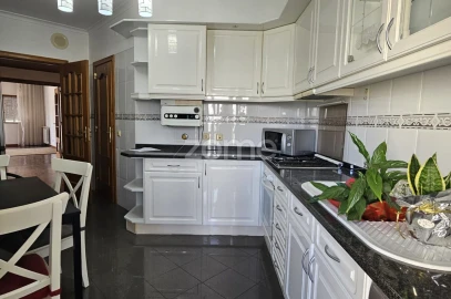 Apartamento T3 para Arrendamento em São Domingos de Rana