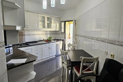 Apartamento T3 para Arrendamento em São Domingos de Rana