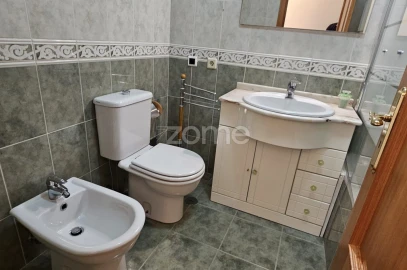 Apartamento T3 para Arrendamento em São Domingos de Rana