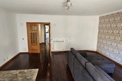 Apartamento T3 para Arrendamento em São Domingos de Rana